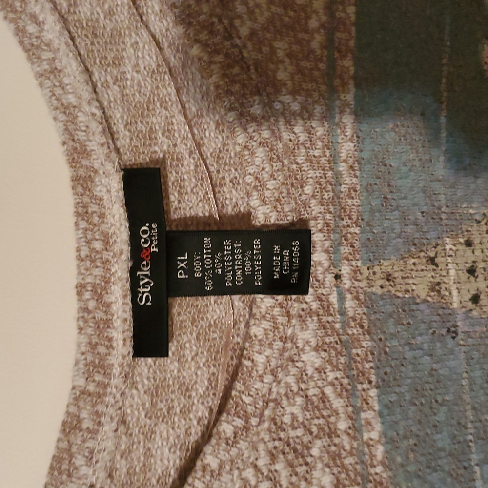 Style& Co Petite Women's Light Brown/cream Top with Graphic Design Sz.PXl - Picture 3 of 10